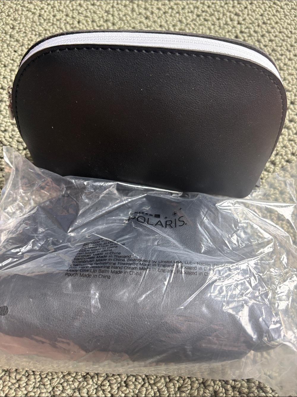 United Airlines Polaris Amenity Kit lot 2 Cowshed Saks Fifth Ave